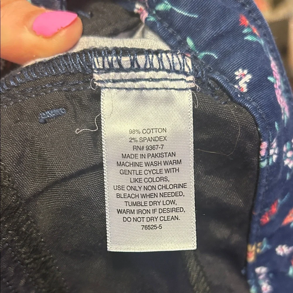 St. John's Bay Navy Floral Women's Shorts - Picture 3 of 3